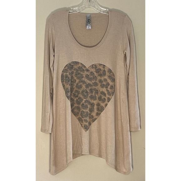 Go Couture Super SOFT Cheetah Heart Shirt - Picture 2 of 5